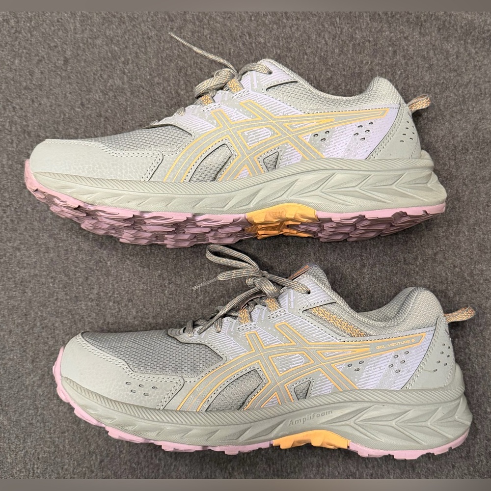 ASICS Gel-Venture 9 Women's Sheet Rock/Summer Dune Size 9 1/2